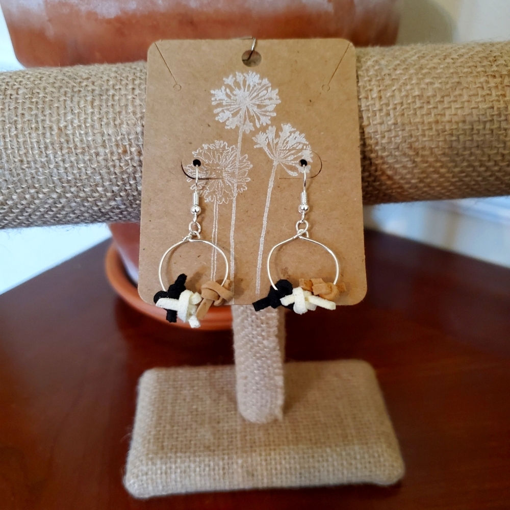 Leather knotted earrings